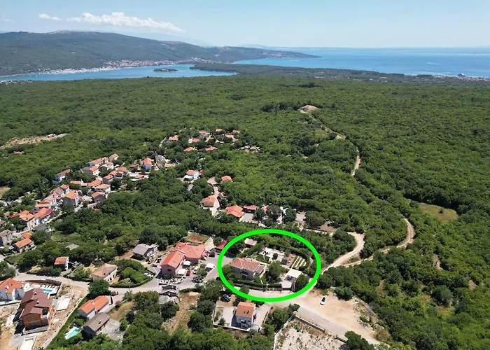 Cecilia - 4 Bedrooms, 4 Bathrooms, Inside Heated Pool, Gym *