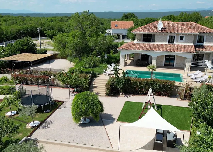 וילה Cecilia - 4 Bedrooms, 4 Bathrooms, Inside Heated Pool, Gym *