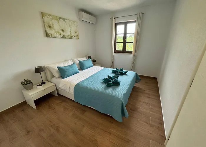 וילה Cecilia - 4 Bedrooms, 4 Bathrooms, Inside Heated Pool, Gym Kornić
