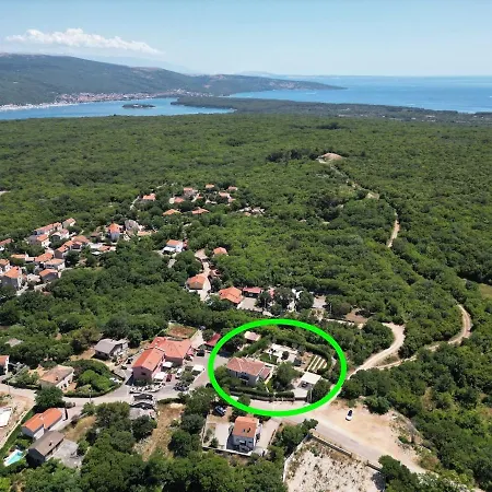 Cecilia - 4 Bedrooms, 4 Bathrooms, Inside Heated Pool, Gym *