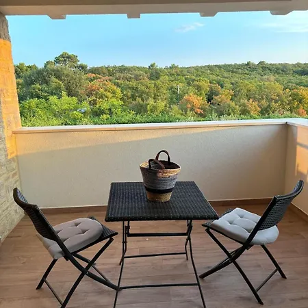 Cecilia - 4 Bedrooms, 4 Bathrooms, Inside Heated Pool, Gym Vilă