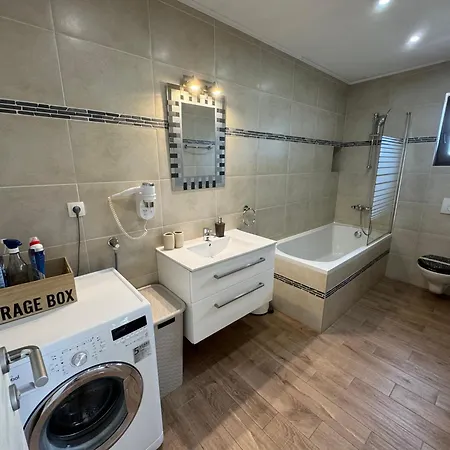 Cecilia - 4 Bedrooms, 4 Bathrooms, Inside Heated Pool, Gym *