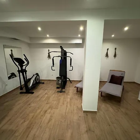 Cecilia - 4 Bedrooms, 4 Bathrooms, Inside Heated Pool, Gym Vilă *